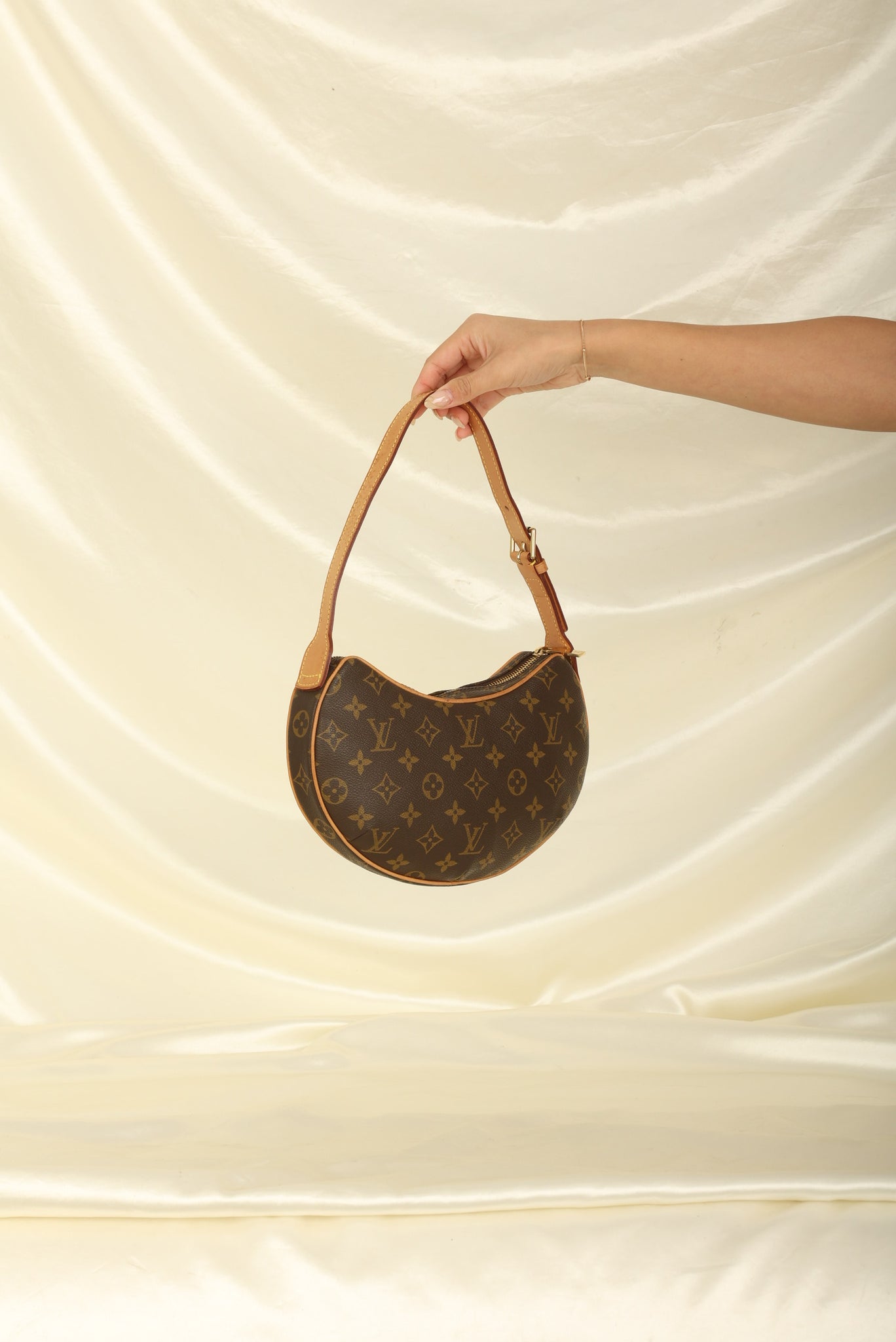 Louis+Vuitton+Croissant+Shoulder+Bag+MM+Brown+Monogram+Canvas for