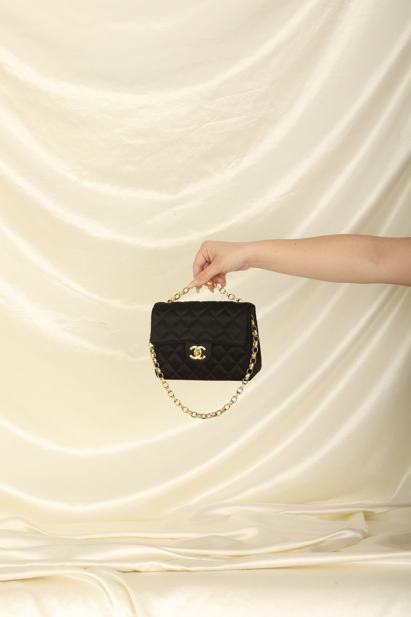 Chanel Black Lambskin CC Charms Wallet on Chain. – Votre Luxe