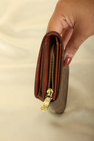 Louis Vuitton Monogram Short Wallet on Chain – SFN