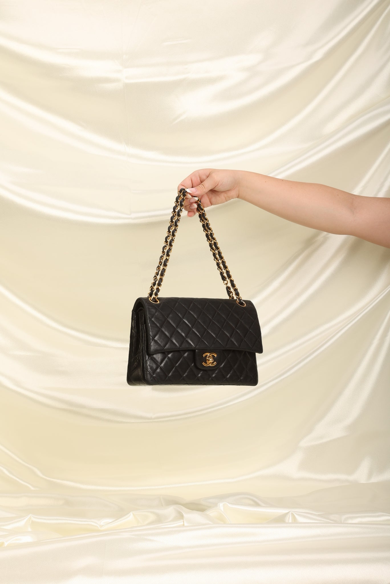 chanel timeless classic flap bag