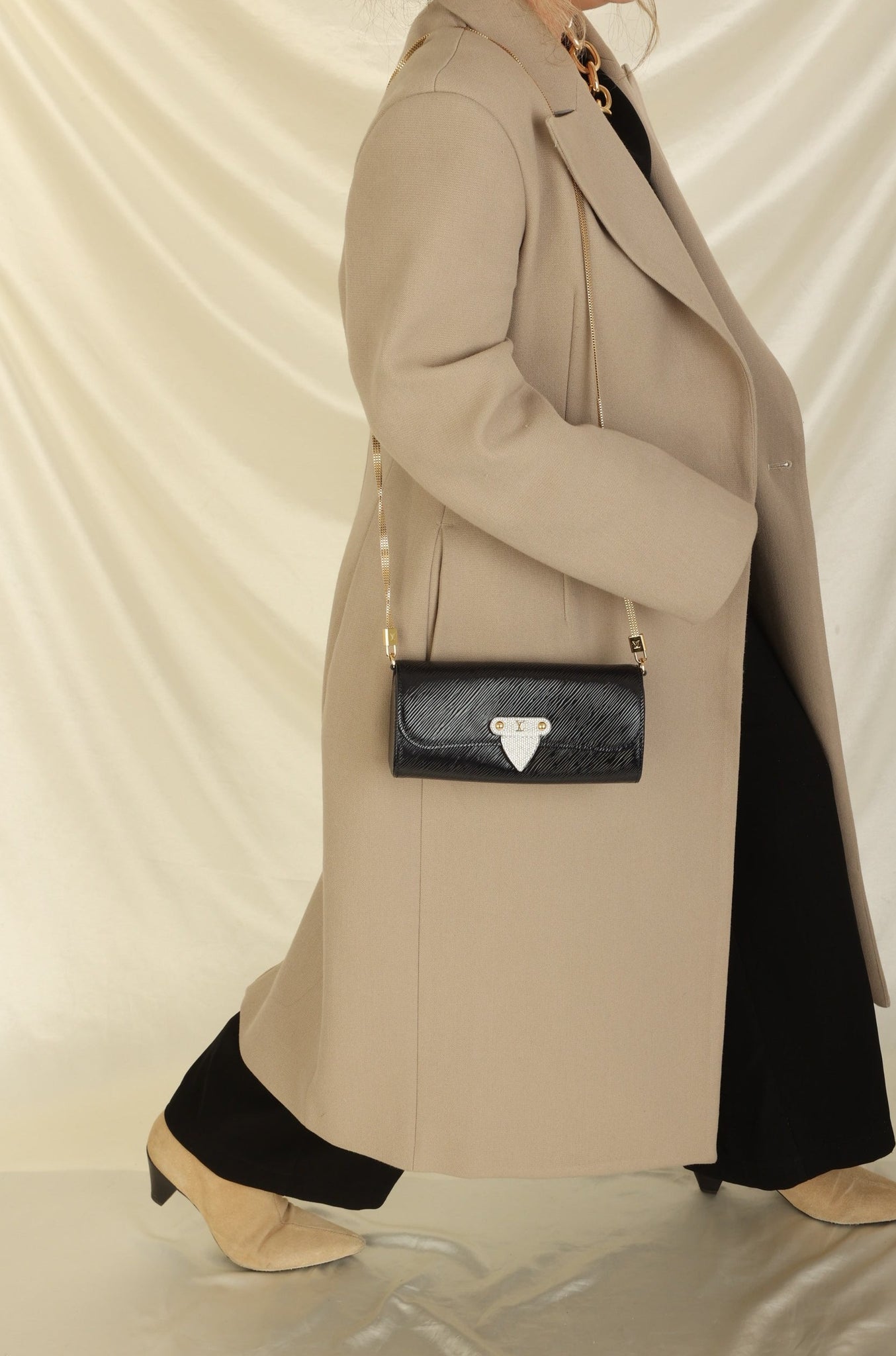 Ultra-Rare Louis Vuitton 2017 Electric Epi Crystal Chain Bag – SFN