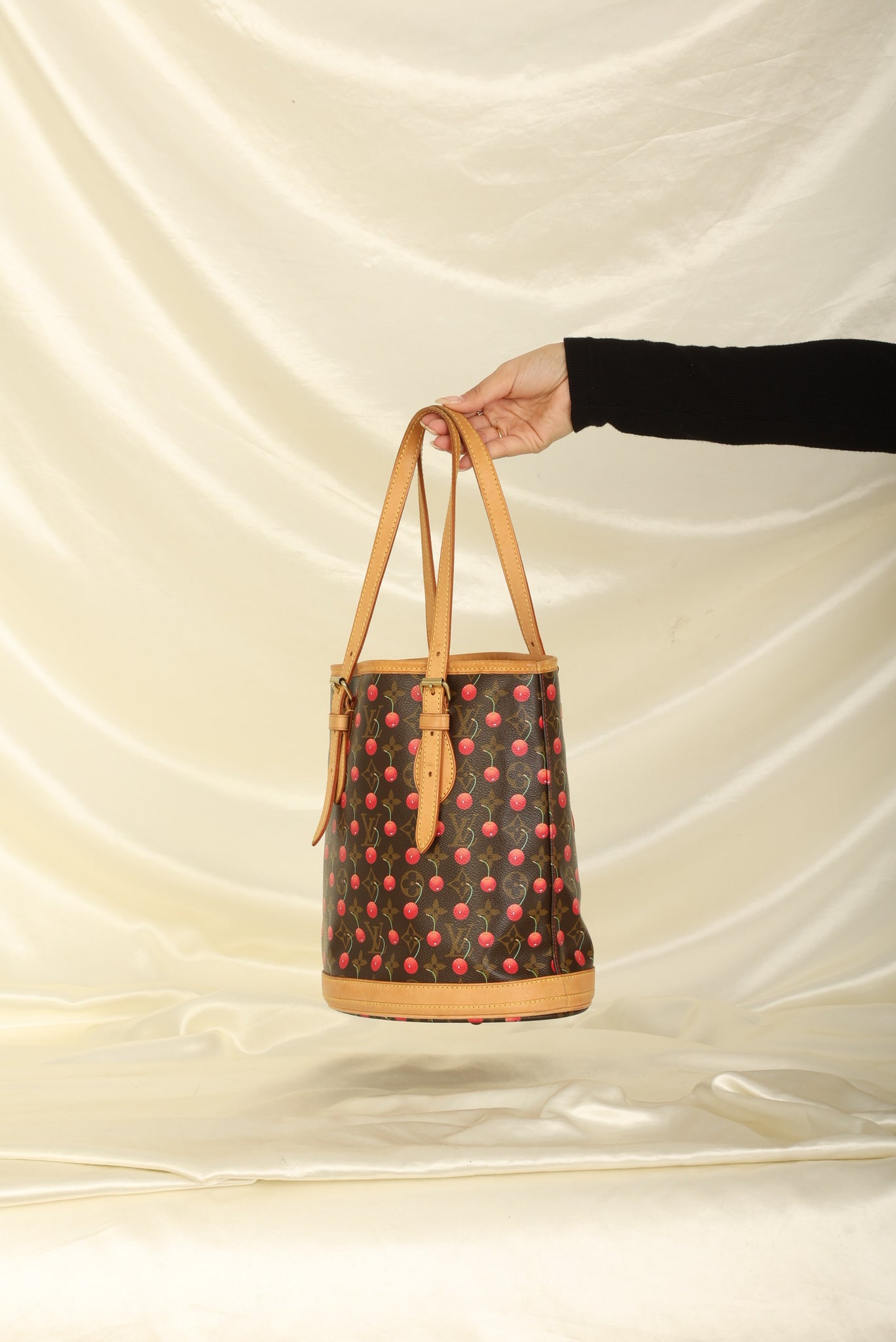 LOUIS VUITTON Vintage cherry Cerise's bucket bag (SOLD