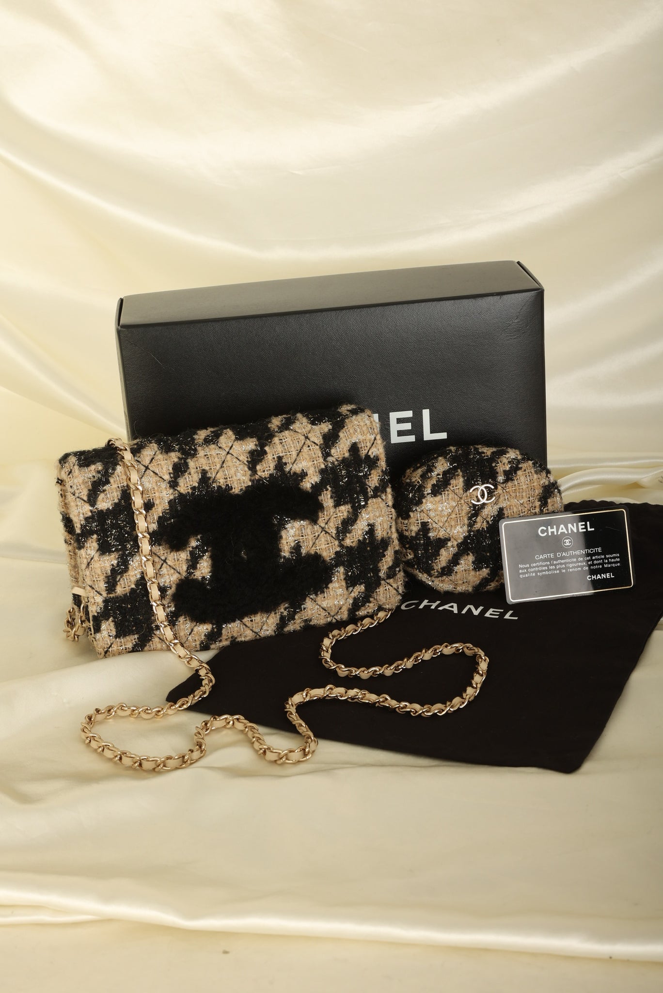 Rare Chanel 2019 Tweed Houndstooth Wallet on Chain & Coin Purse