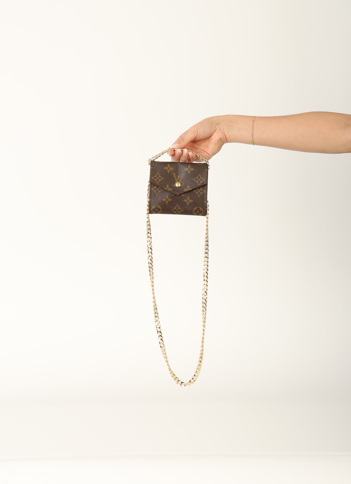 Louis Vuitton Monogram Elise Wallet w/ Chain