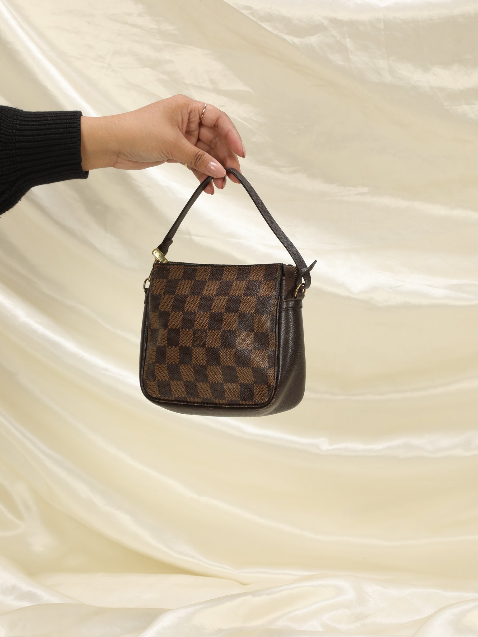 Louis Vuitton Pochette Metis Damier Ebene, Women's Fashion, Bags