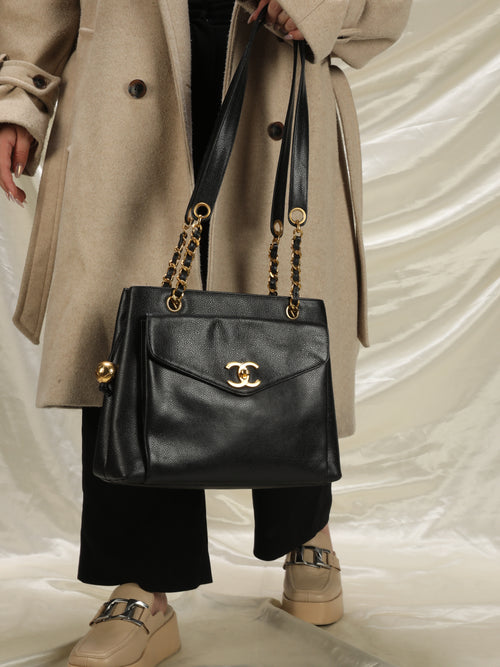 Chanel BLACK VINTAGE 1997-1999 caviar leather CC turnlock zipped bag  ref.1027741 - Joli Closet
