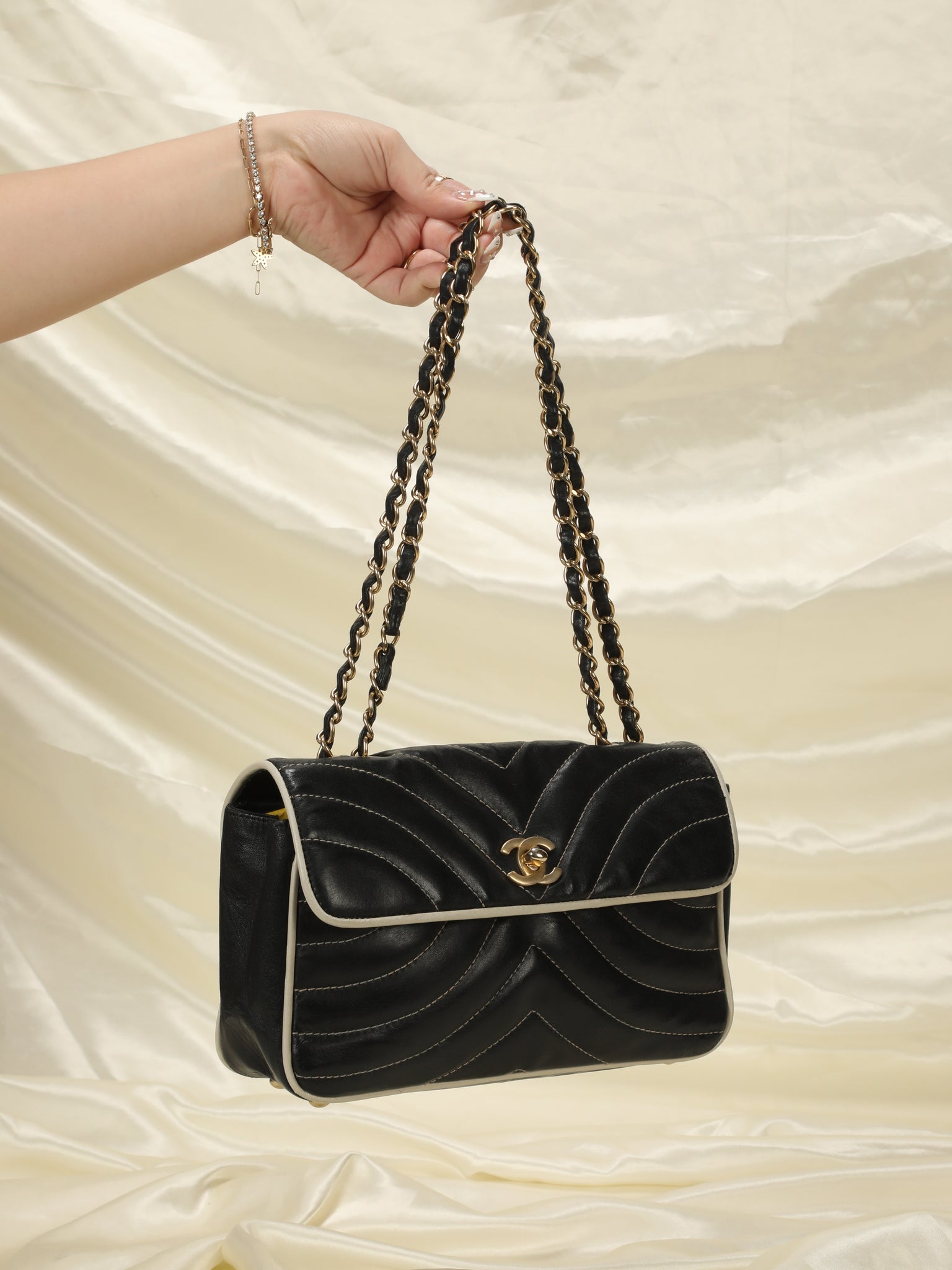 Vintage Chanel flap bag with the tassel  Vintage chanel, Chanel flap bag, Flap  bag