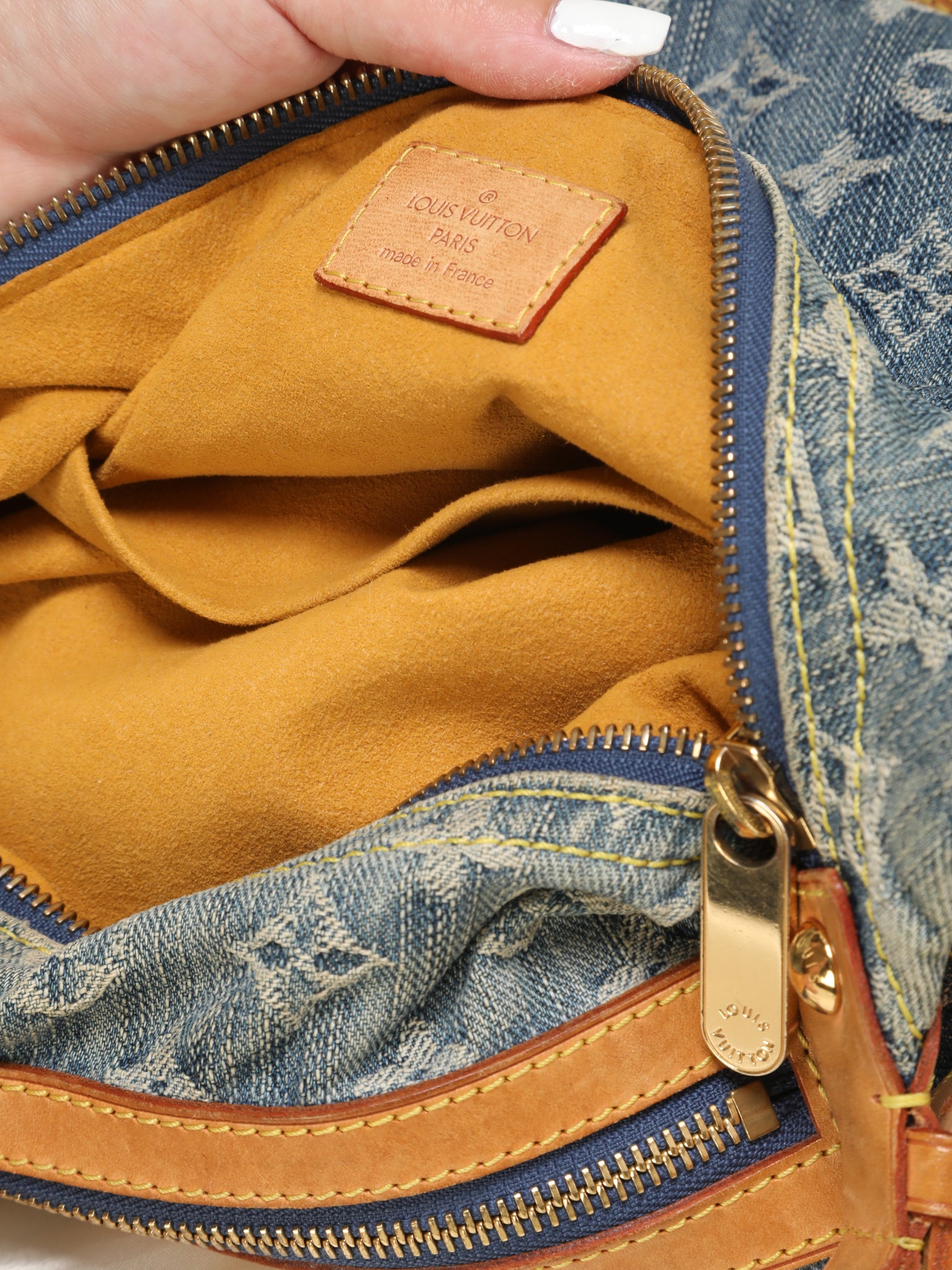 Louis Vuitton Denim Taigarama Messengerama Bag – The Closet