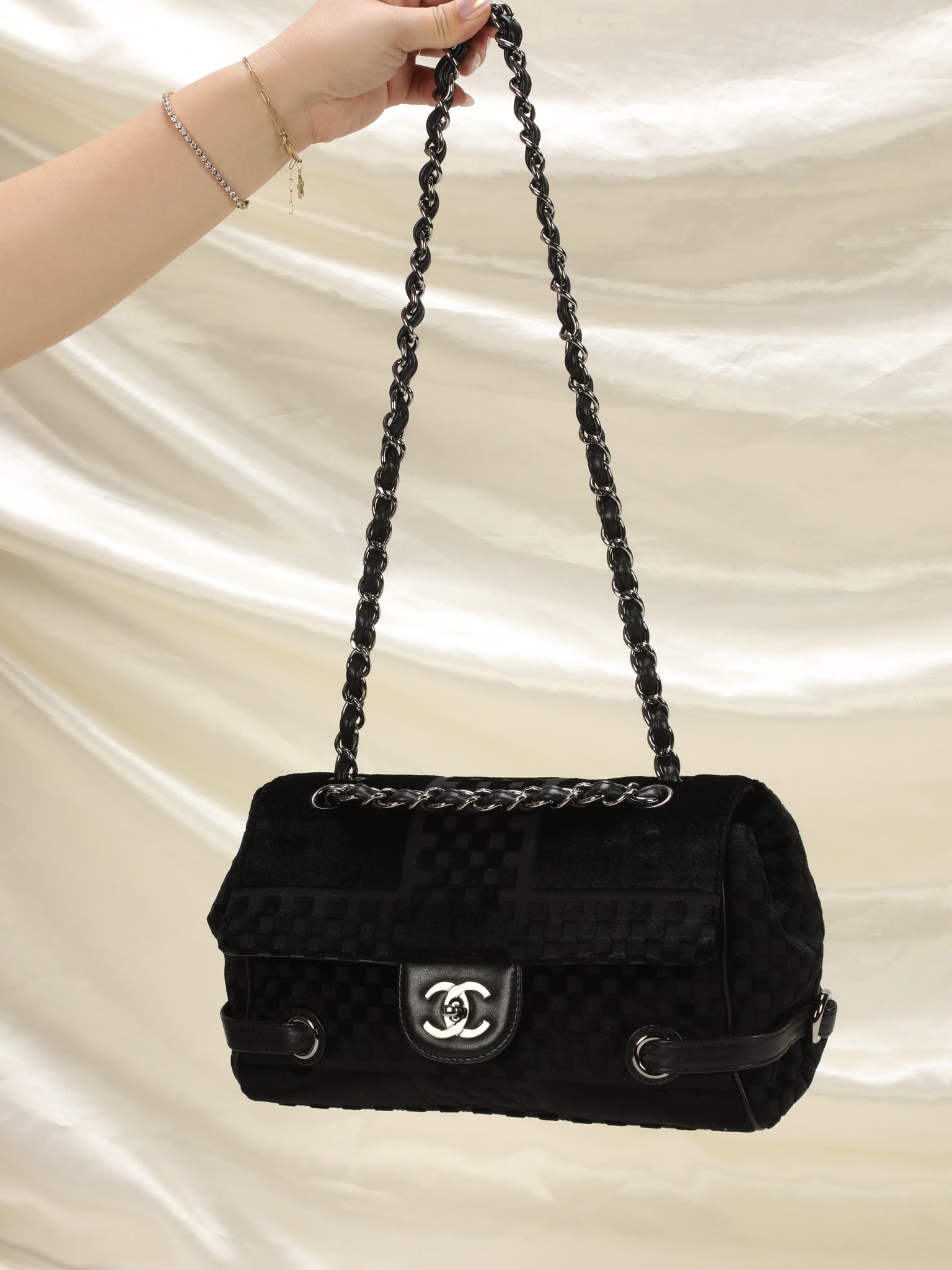 Chanel Velvet Checkered Chain Flap Bag – SFN