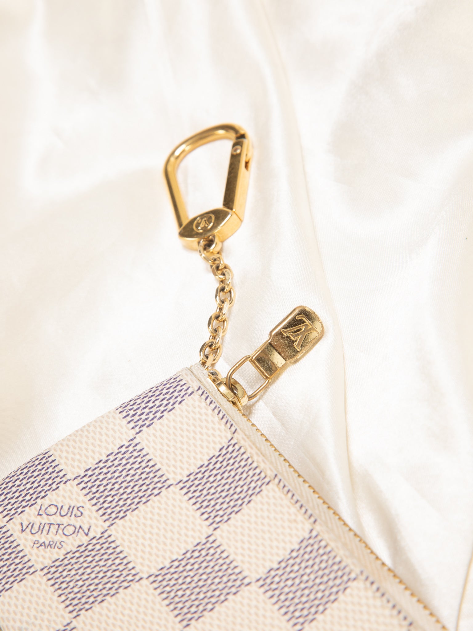 Louis Vuitton Damier Azur Key Pouch – SFN