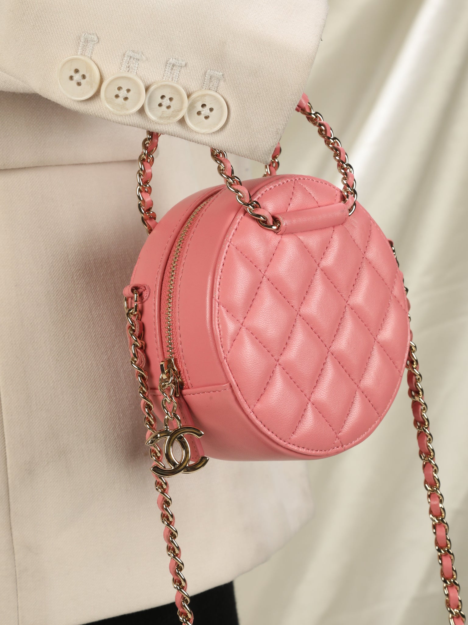 CHANEL Small Trendy CC Flap Bag with Top Handle in Pink Lambskin