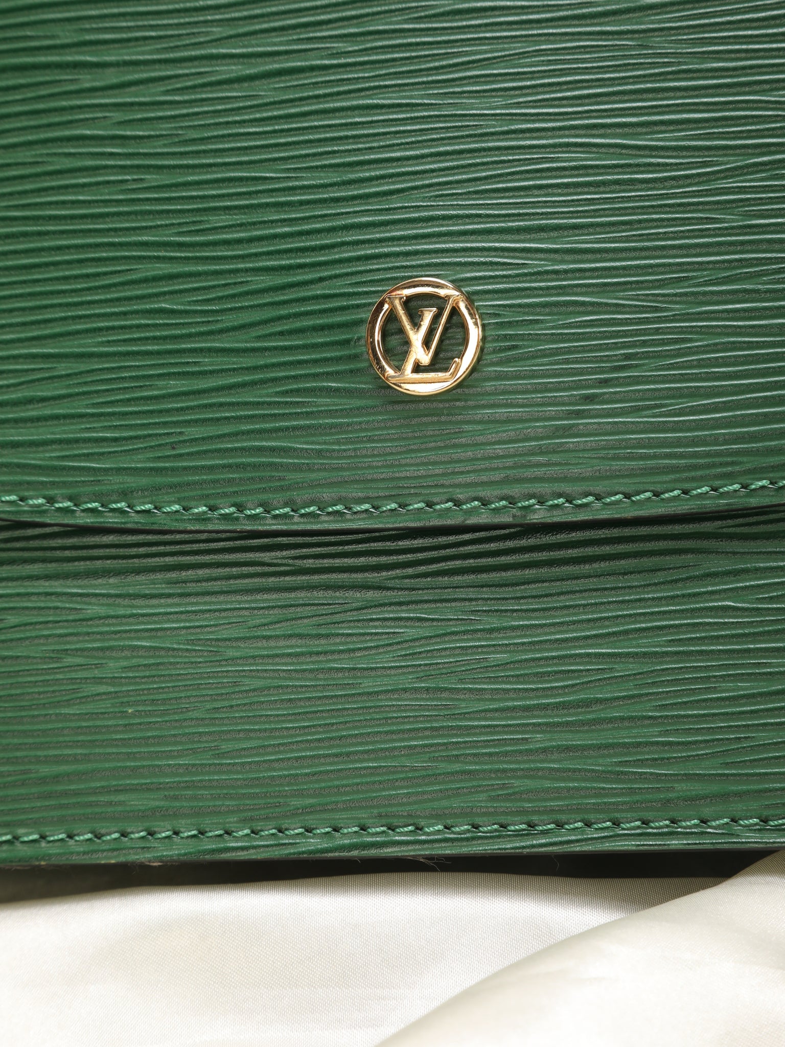 Louis Vuitton EPI 2WAY Chain Plain Leather Crossbody Logo Shoulder Bags  (LVUBMX63PINZZZZZ00)