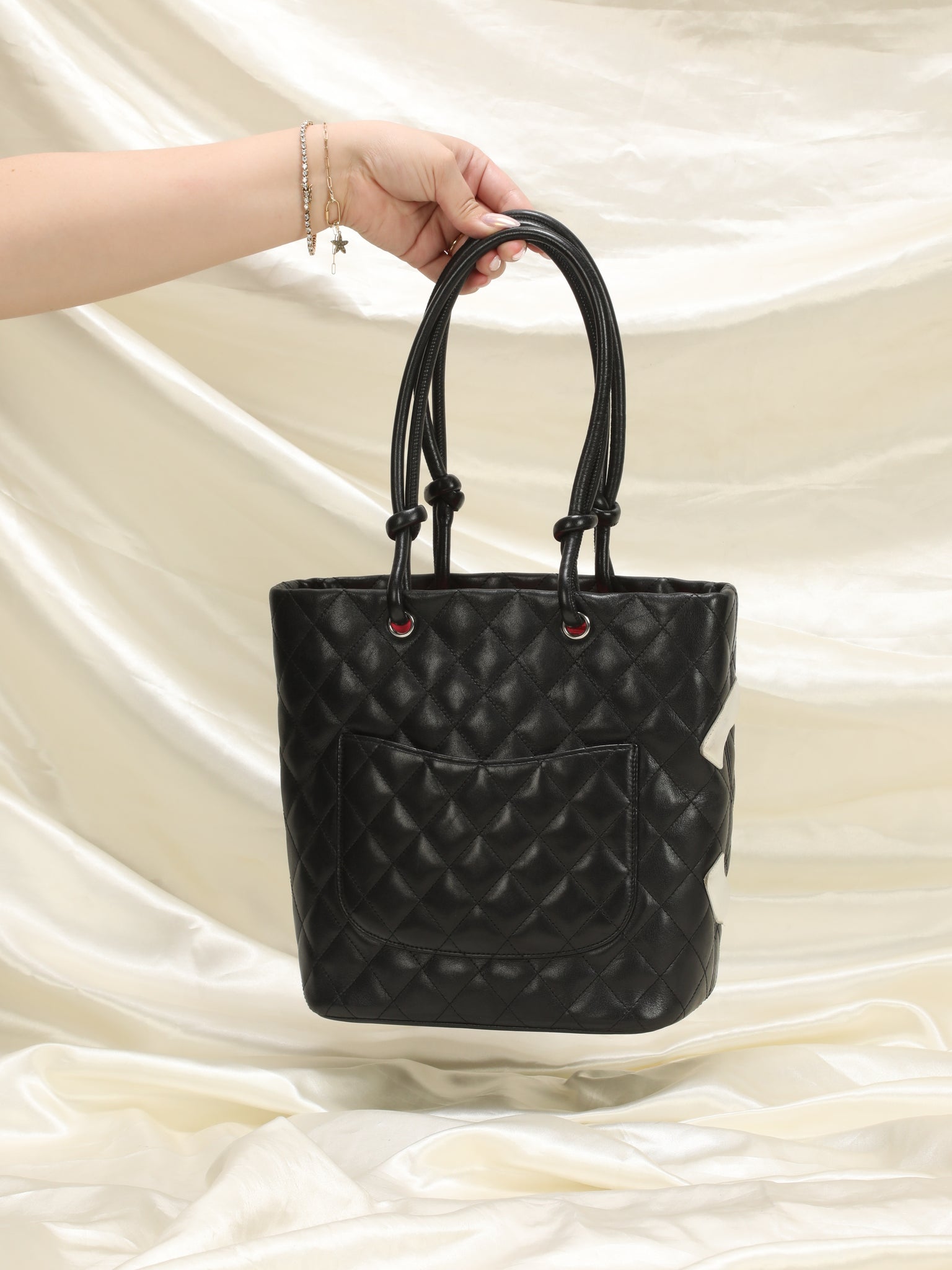 Chanel Quilted Flat Tote – eliterepeatny