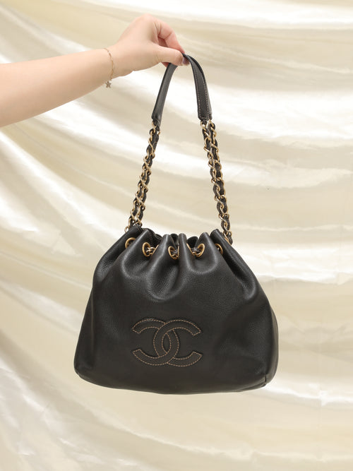 Chanel Black Distressed Veau Grain Drawstring Hobo Bag Gold Hardware, 2019  Available For Immediate Sale At Sotheby's