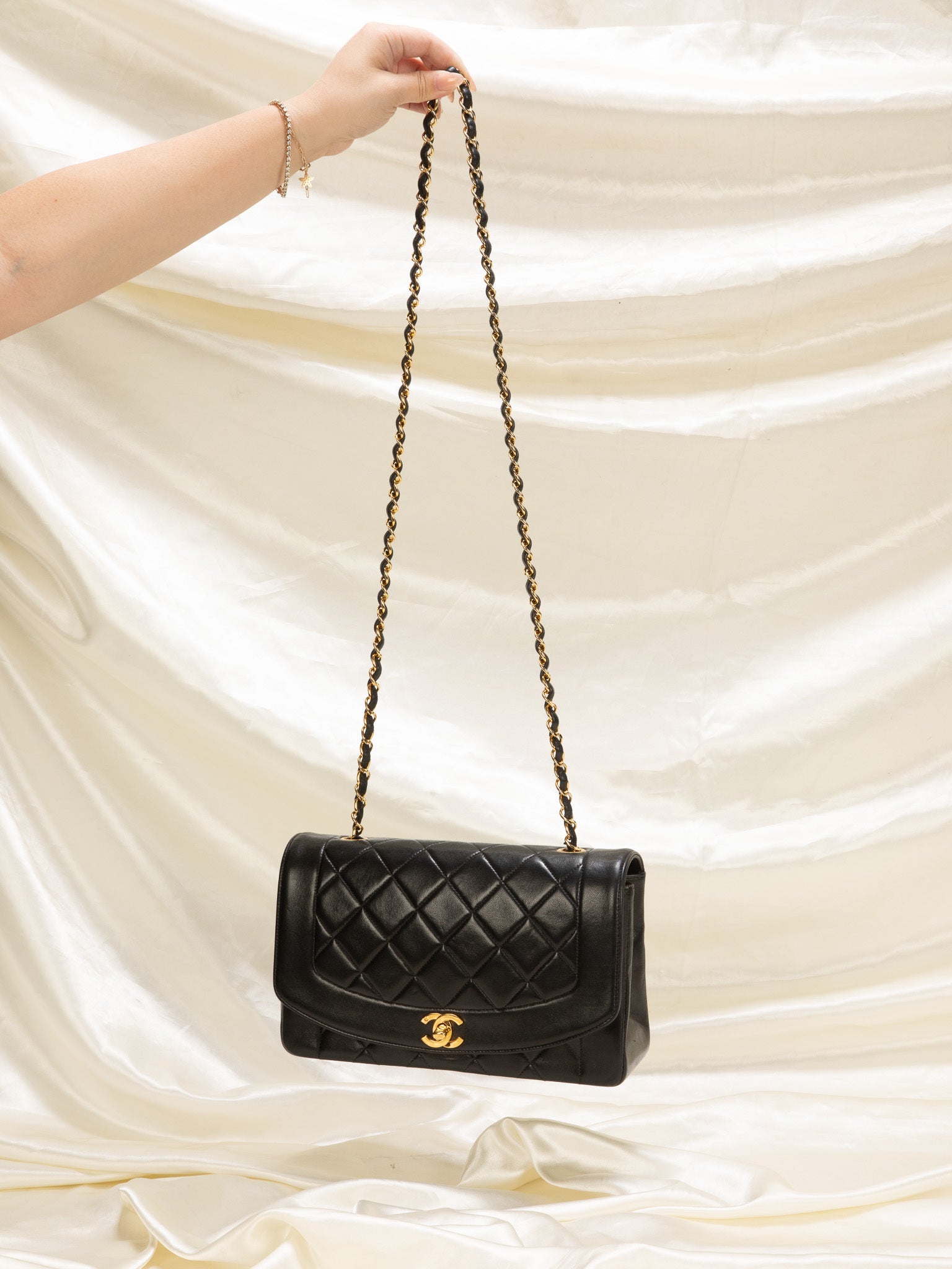 Chanel Vintage Lambskin Medium Diana Flap Black