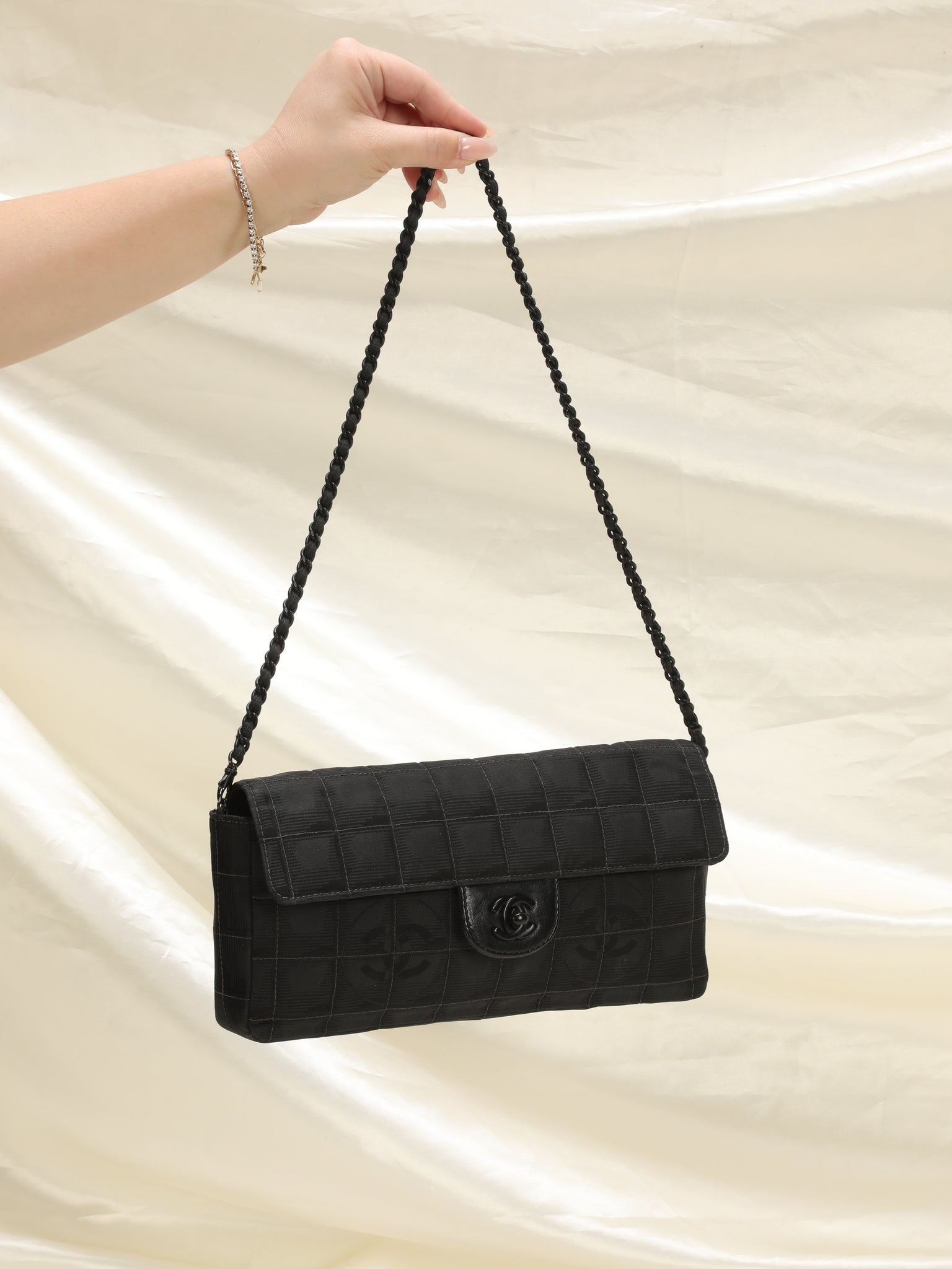 Rare Chanel Chocolate Bar Bag – SFN