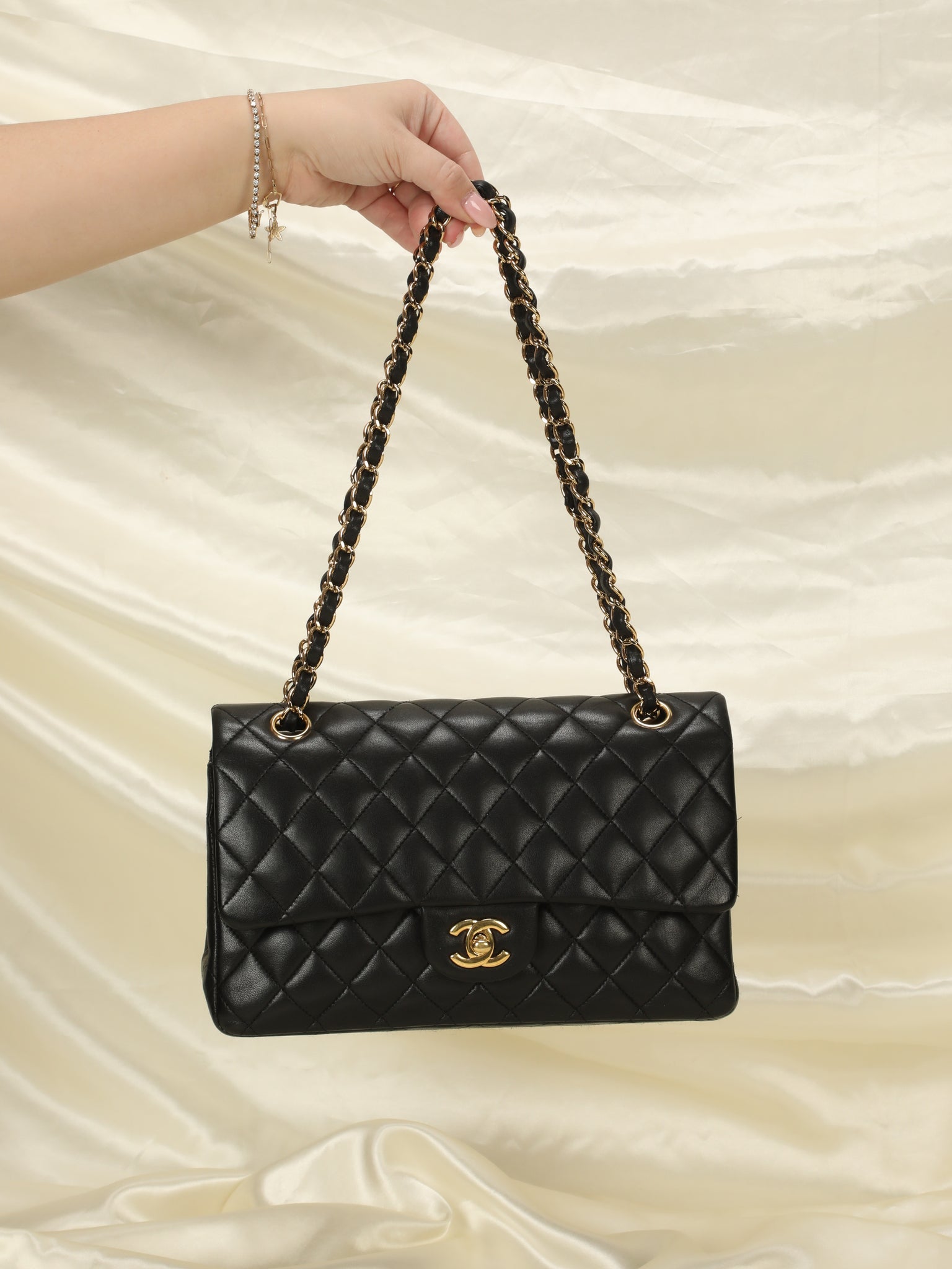 Handbags Chanel Classic Medium