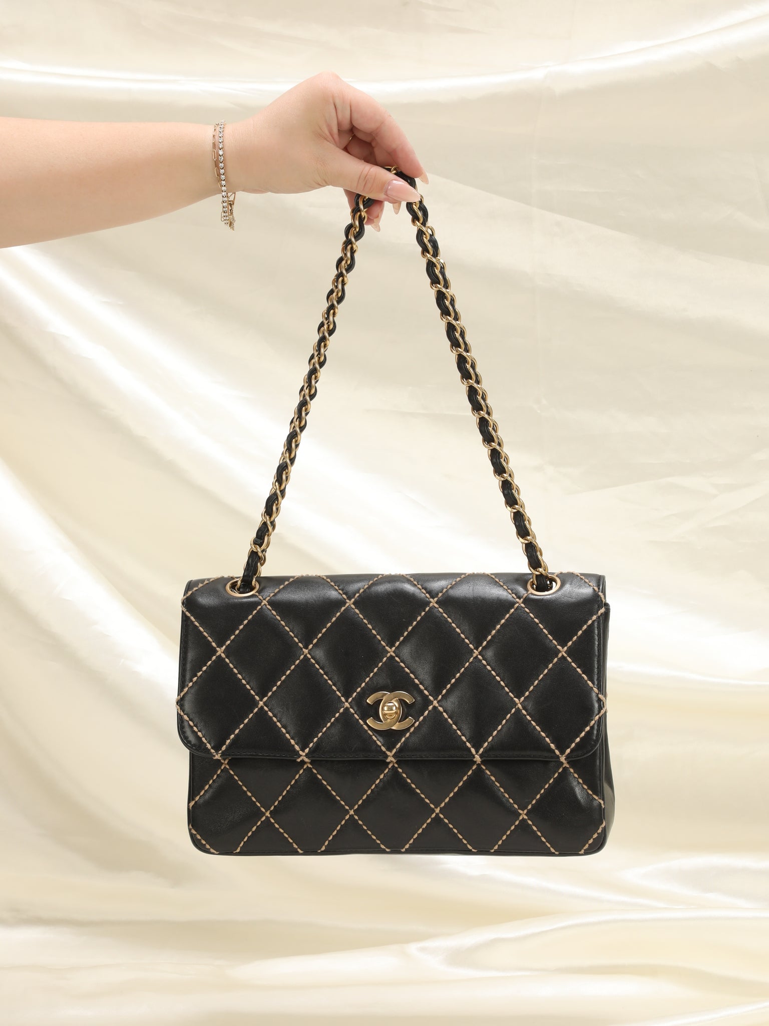 Chanel Contrast Stitch Shoulder Bag in Black | MTYCI