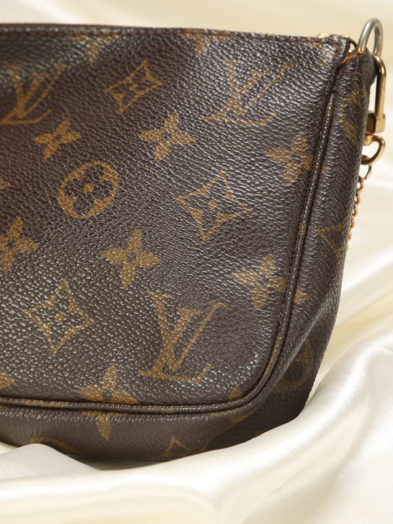 Louis Vuitton Pochette Bag With Chainsaw Chain