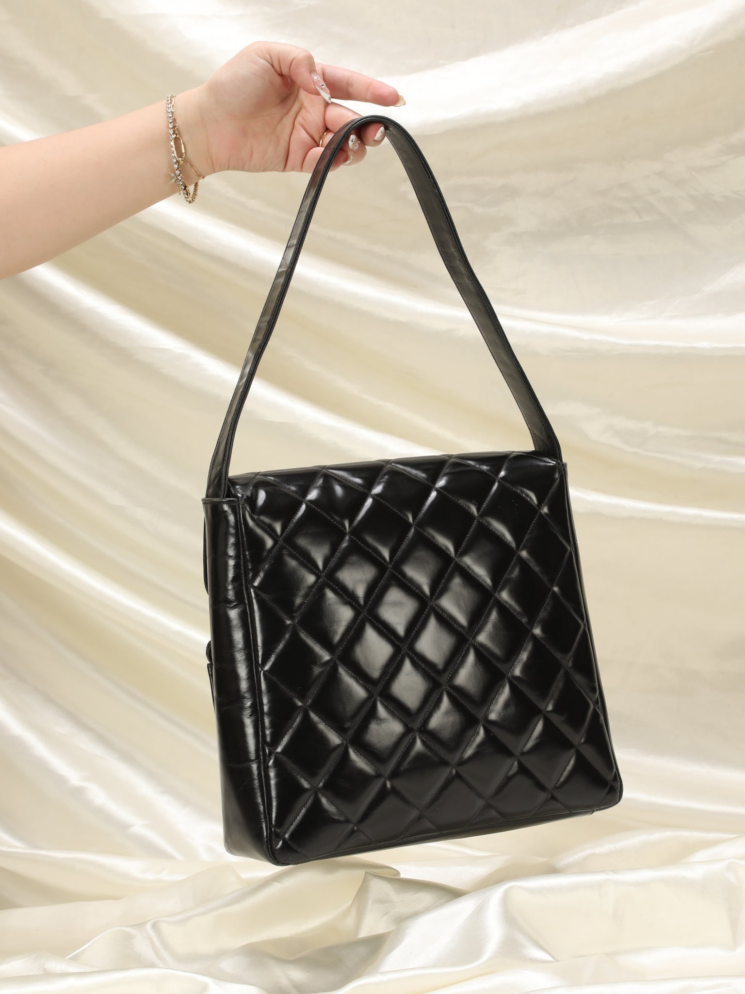 Chanel Pre-Owned Double Turn-lock 2way Bag in Black