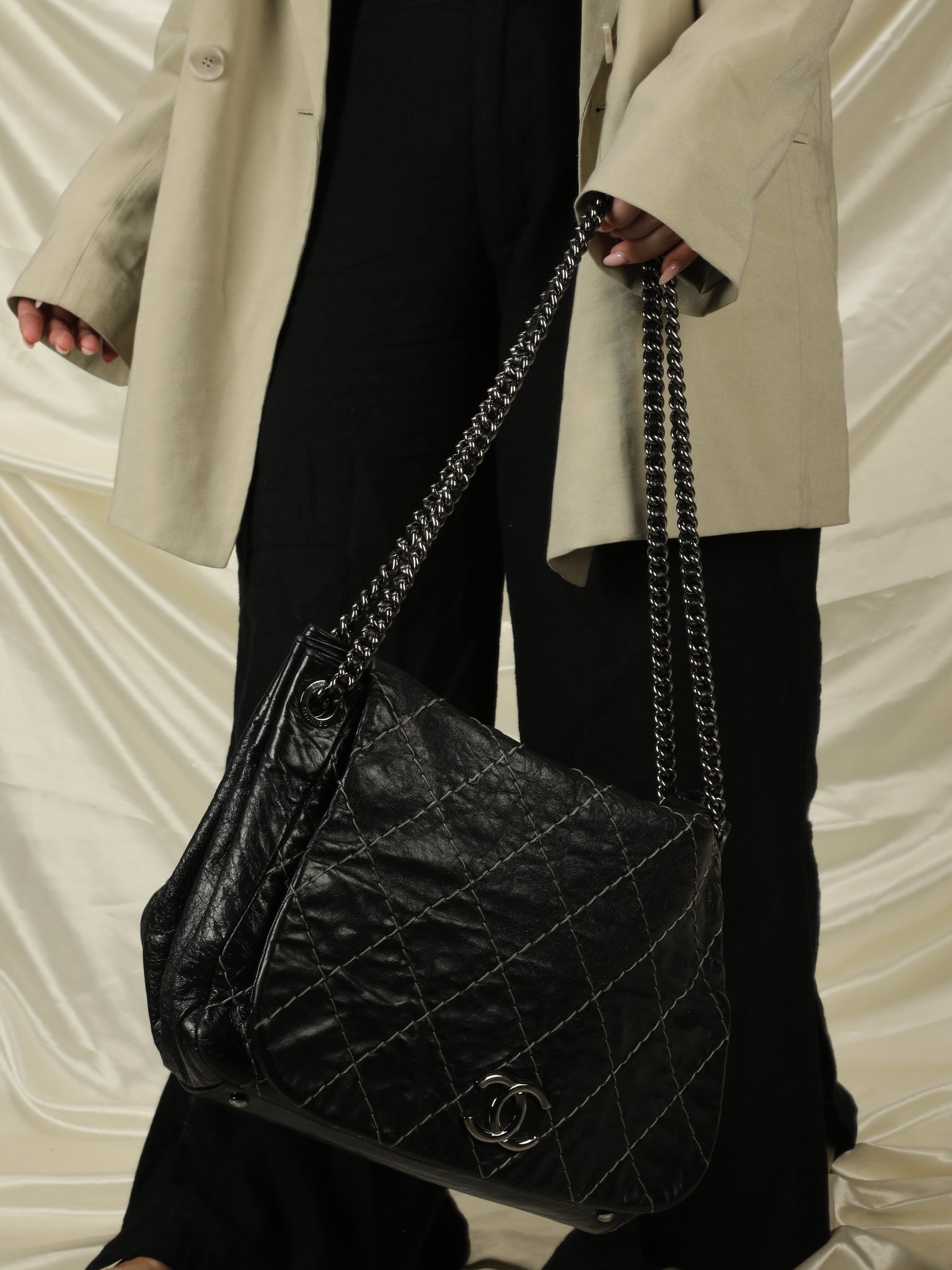 Chanel Wild Stitch Leather Handbag (SHG-28370) – LuxeDH