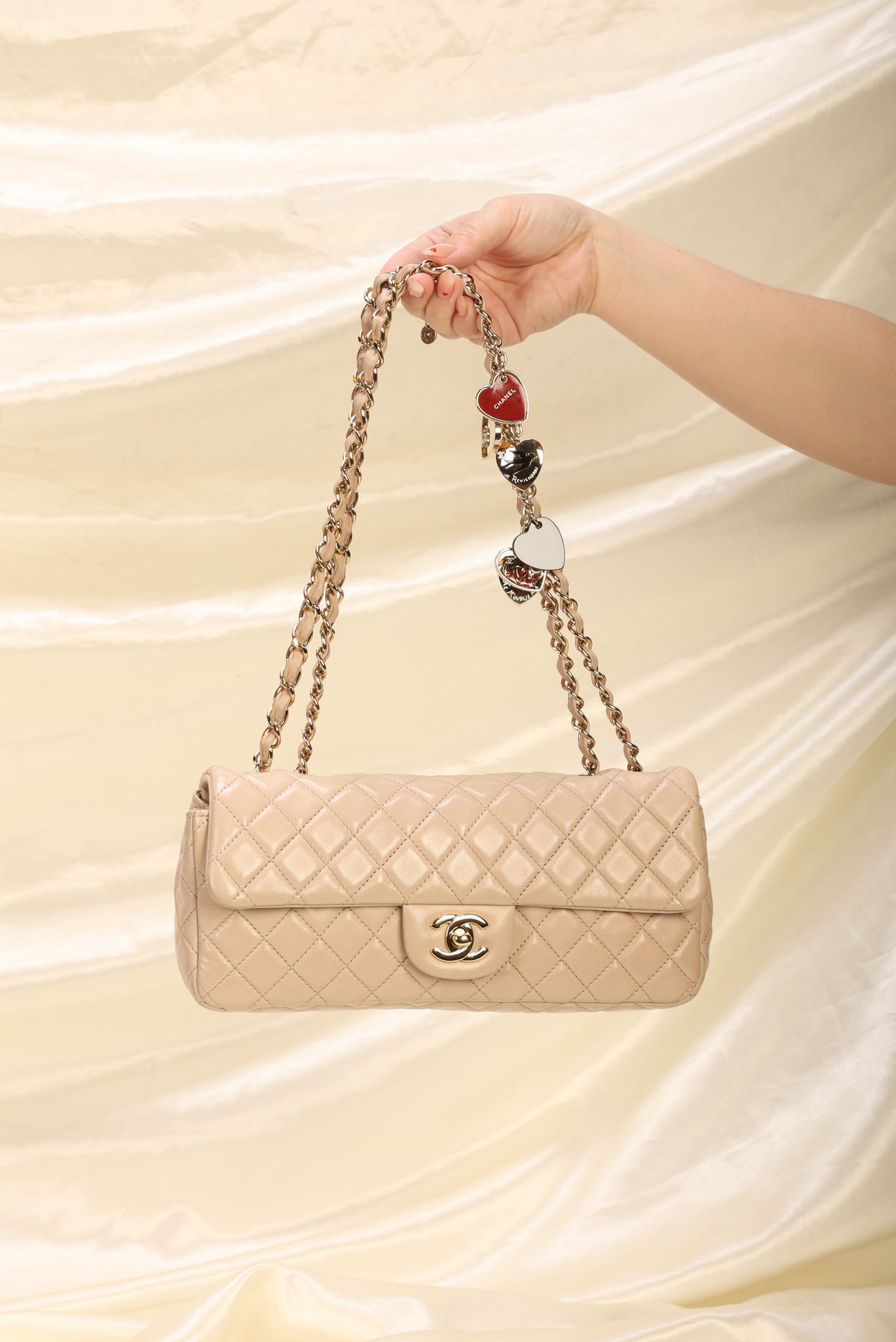 Chanel Heart Clutch With Chain 22S Purple Lambskin in Lambskin Leather with  Gold-tone - US
