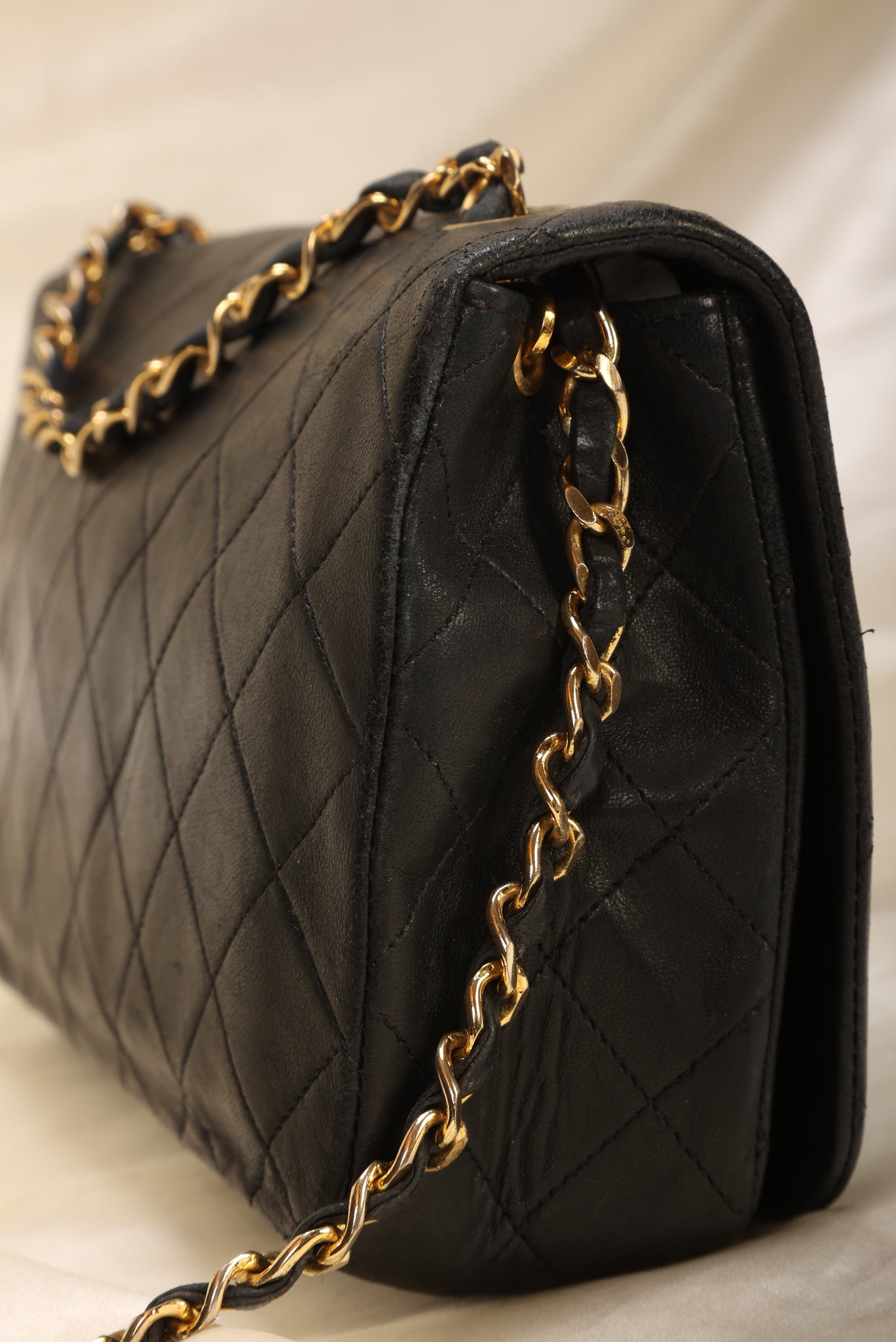 chanel black chain handbag