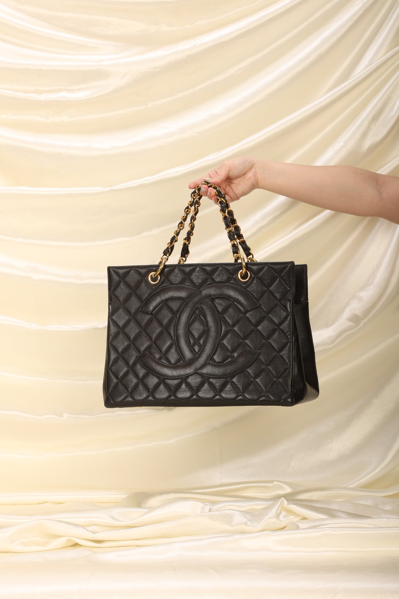 Chanel Caviar Leather Petite Timeless Tote (SHF-20301) – LuxeDH