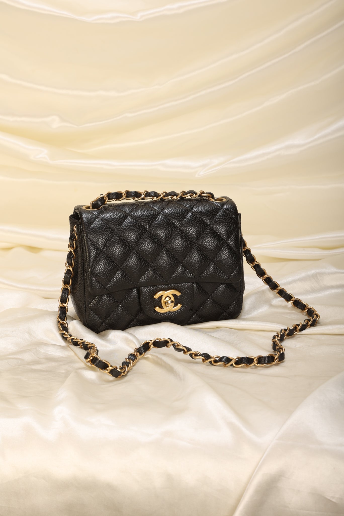 CHANEL Mini Square Small Chain Shoulder Bag Crossbody Black Quilt Leather  ref.513541 - Joli Closet