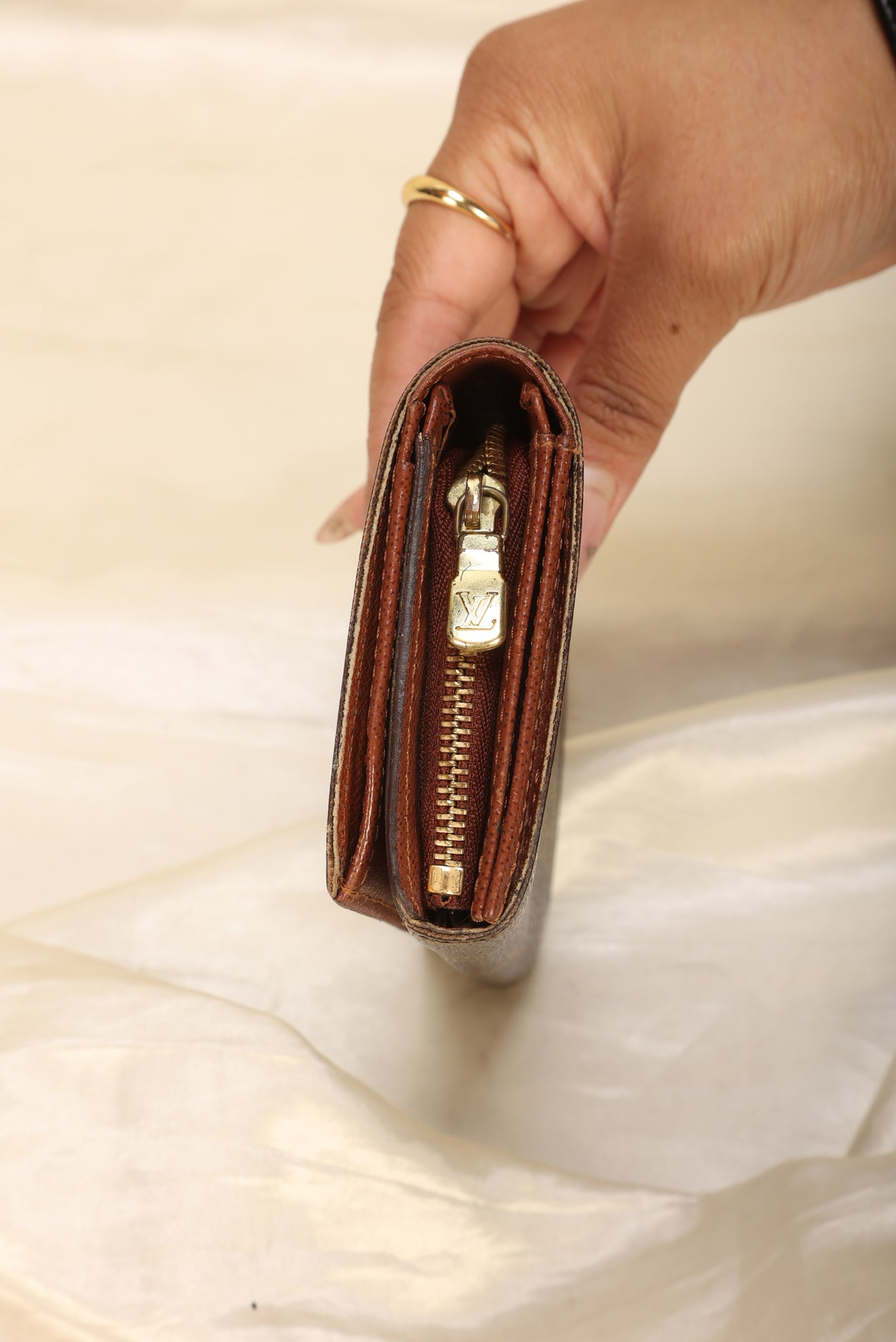 Louis Vuitton Short Wallet On Chain