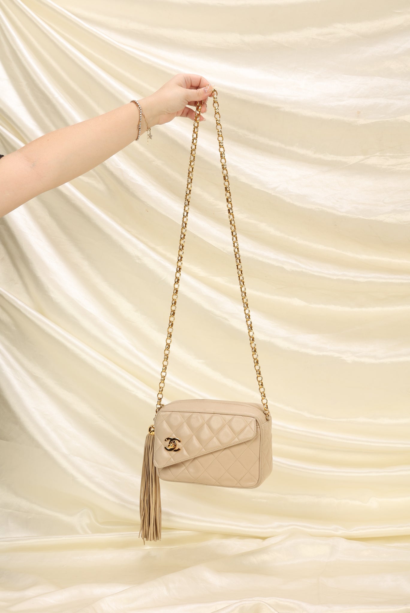 chanel gold chain handbag