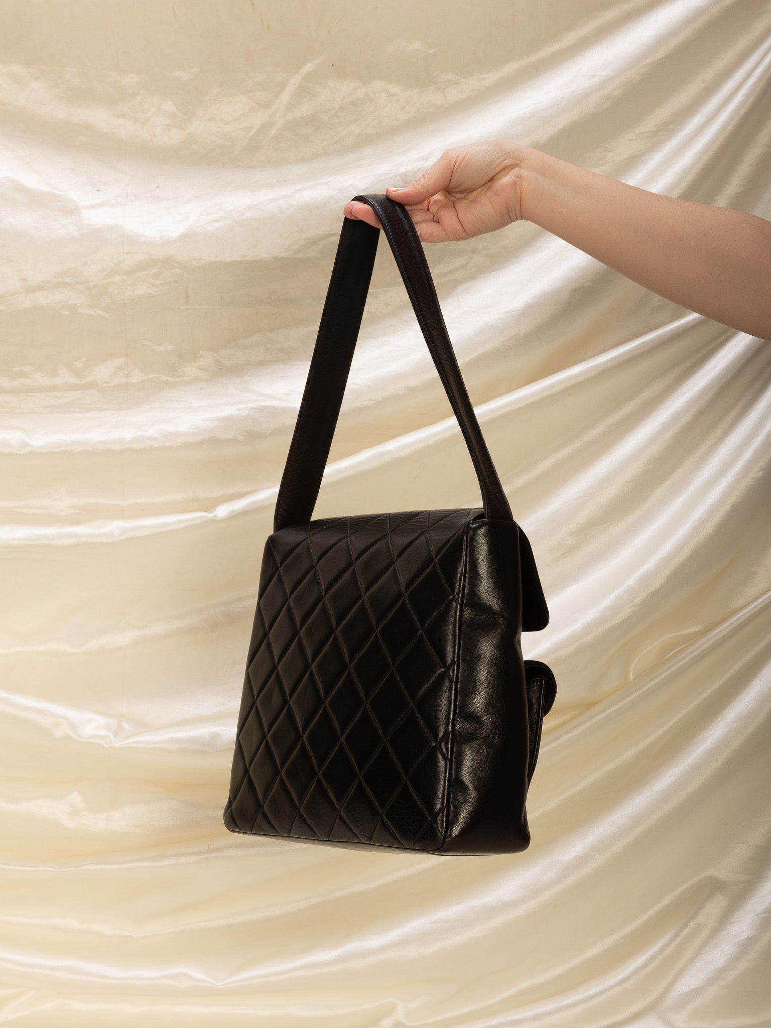 Chanel Vintage Lambskin Drawstring Bucket CC Strap Shoulder Bag