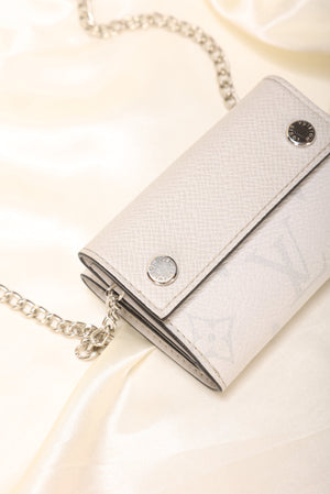 Louis Vuitton Discovery Compact Wallet on Chain