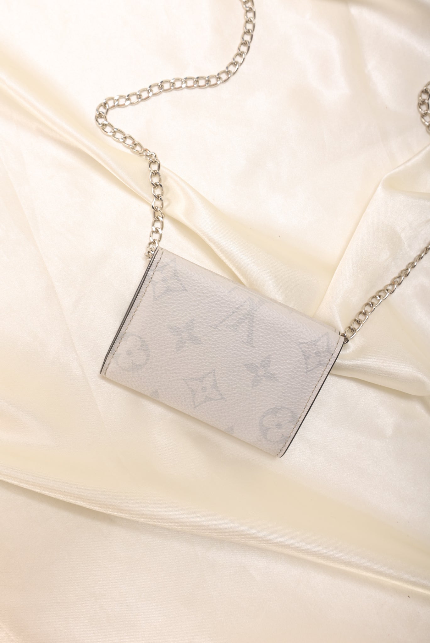 Louis Vuitton Discovery Compact Wallet on Chain