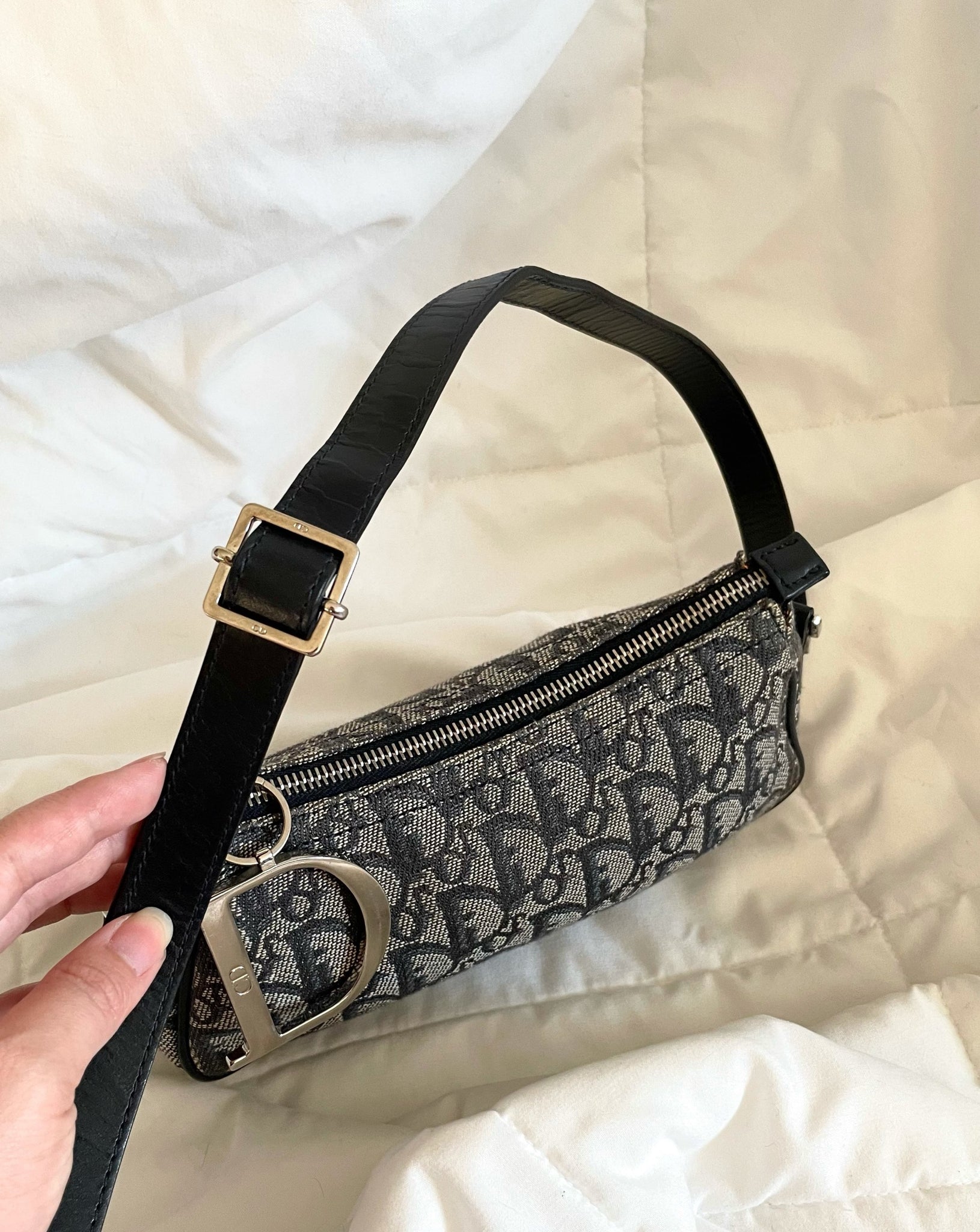 Dior Diorissimo Trotter Messenger Bag (SHF-21021) – LuxeDH