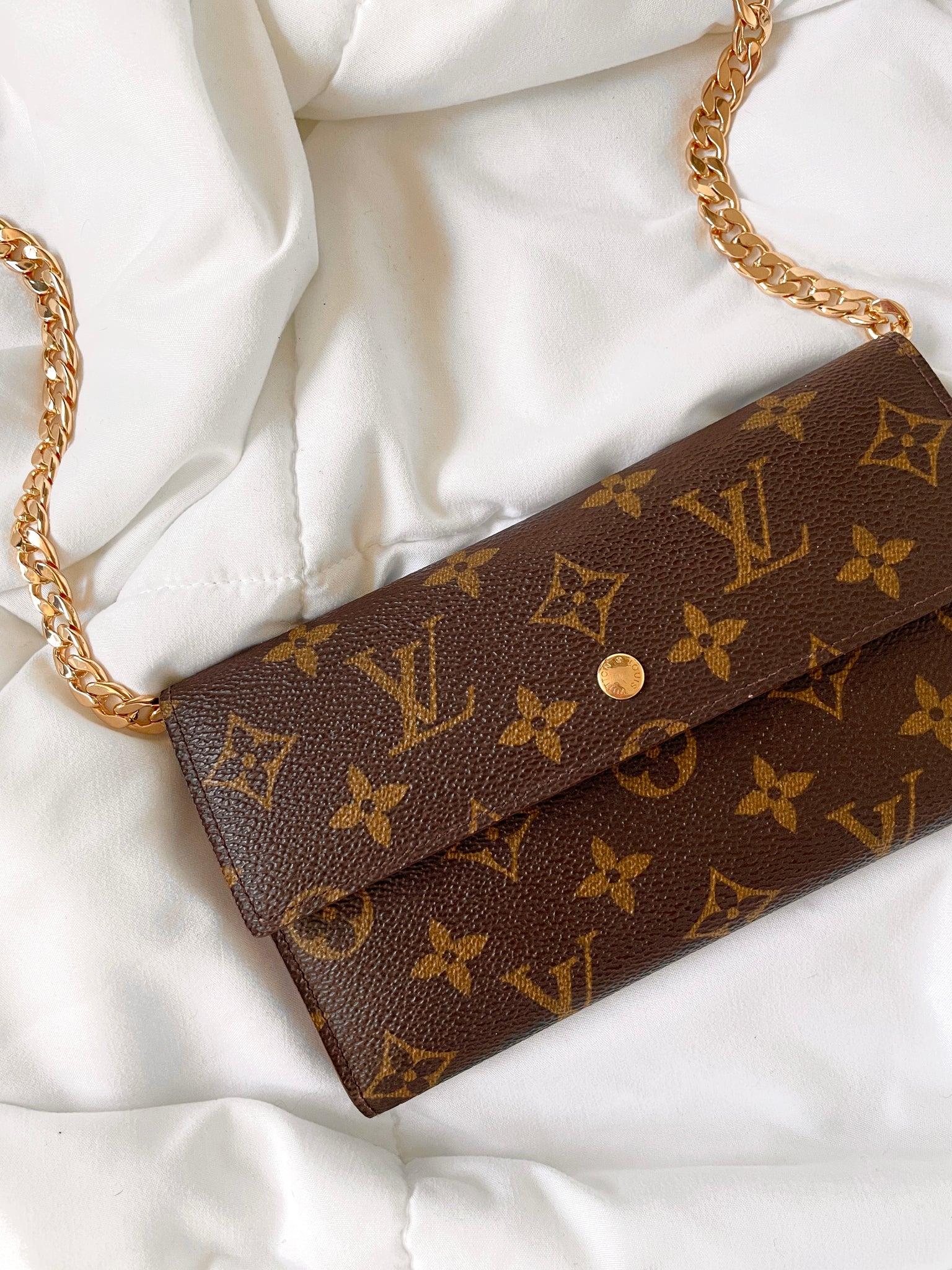 louis vuitton sarah wallet with chain