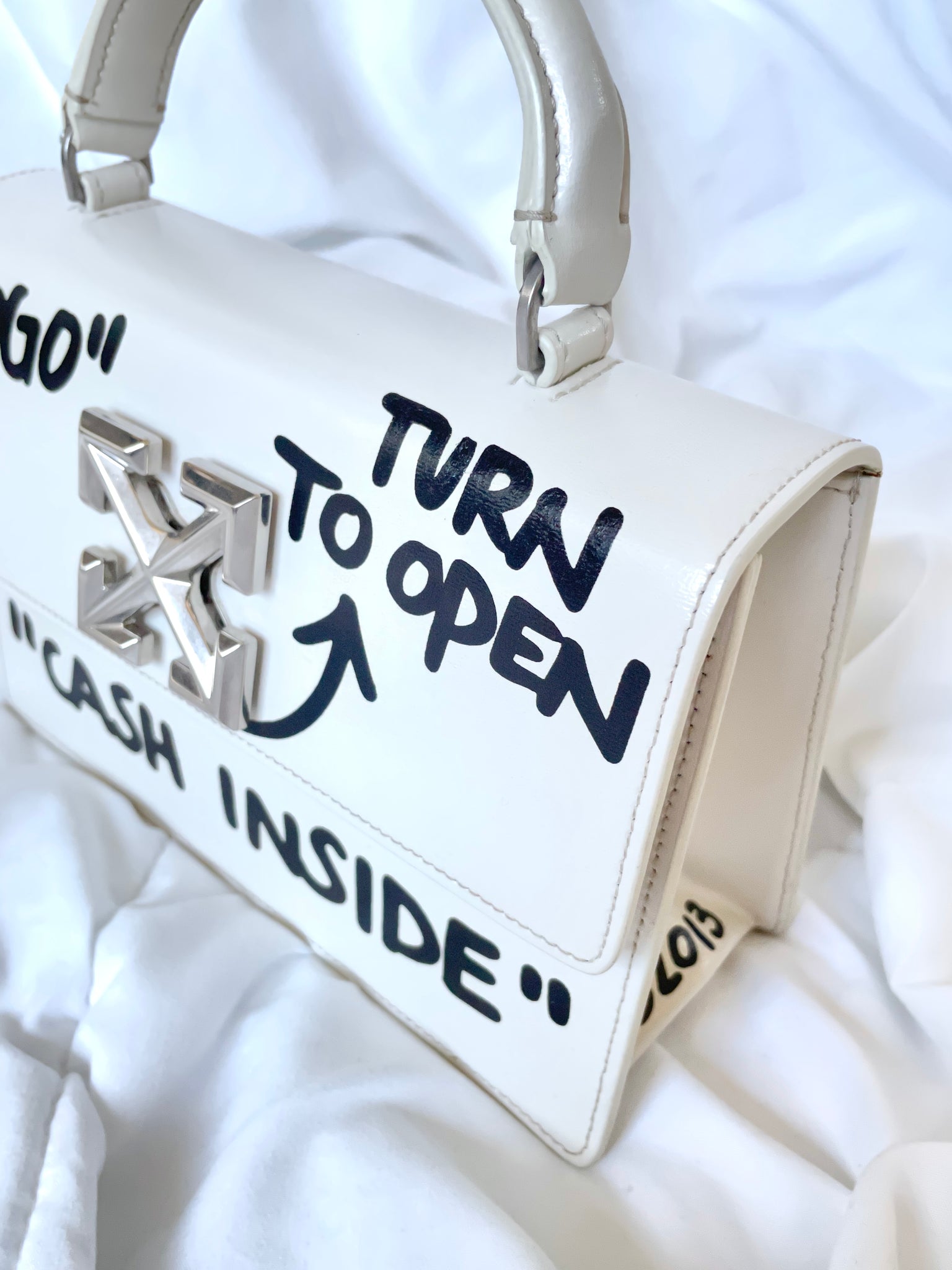 Off-White c/o Virgil Abloh Handbag Jitney Turn To Open 1.4 In