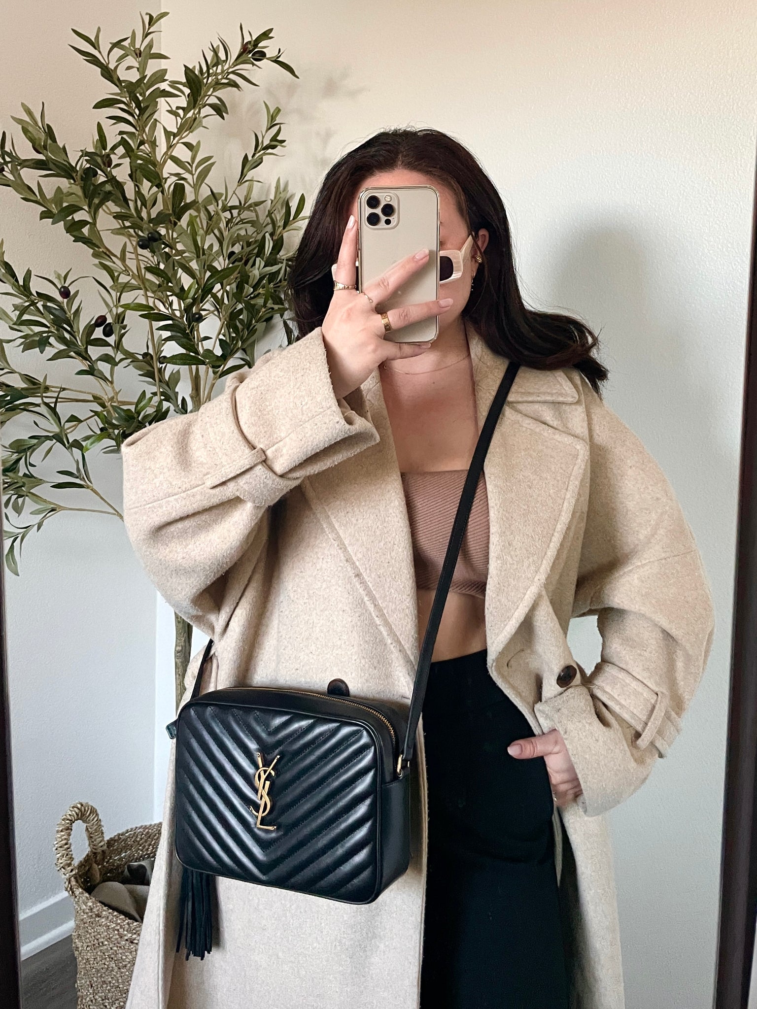 Lou camera bag quilted leather yves saint laurent Julia Paredes on the  account Instagram of @julia_paredes_off
