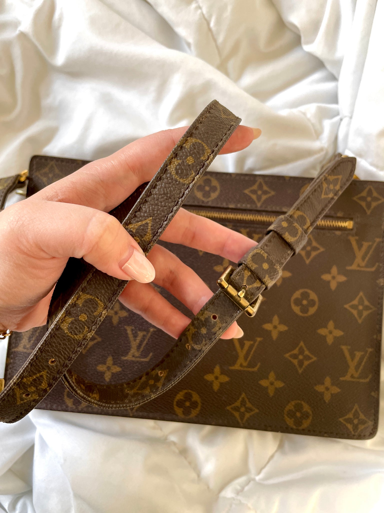 Louis Vuitton, Bags, Beautiful Rare Louis Vuitton Shoulder Bag Rare Find
