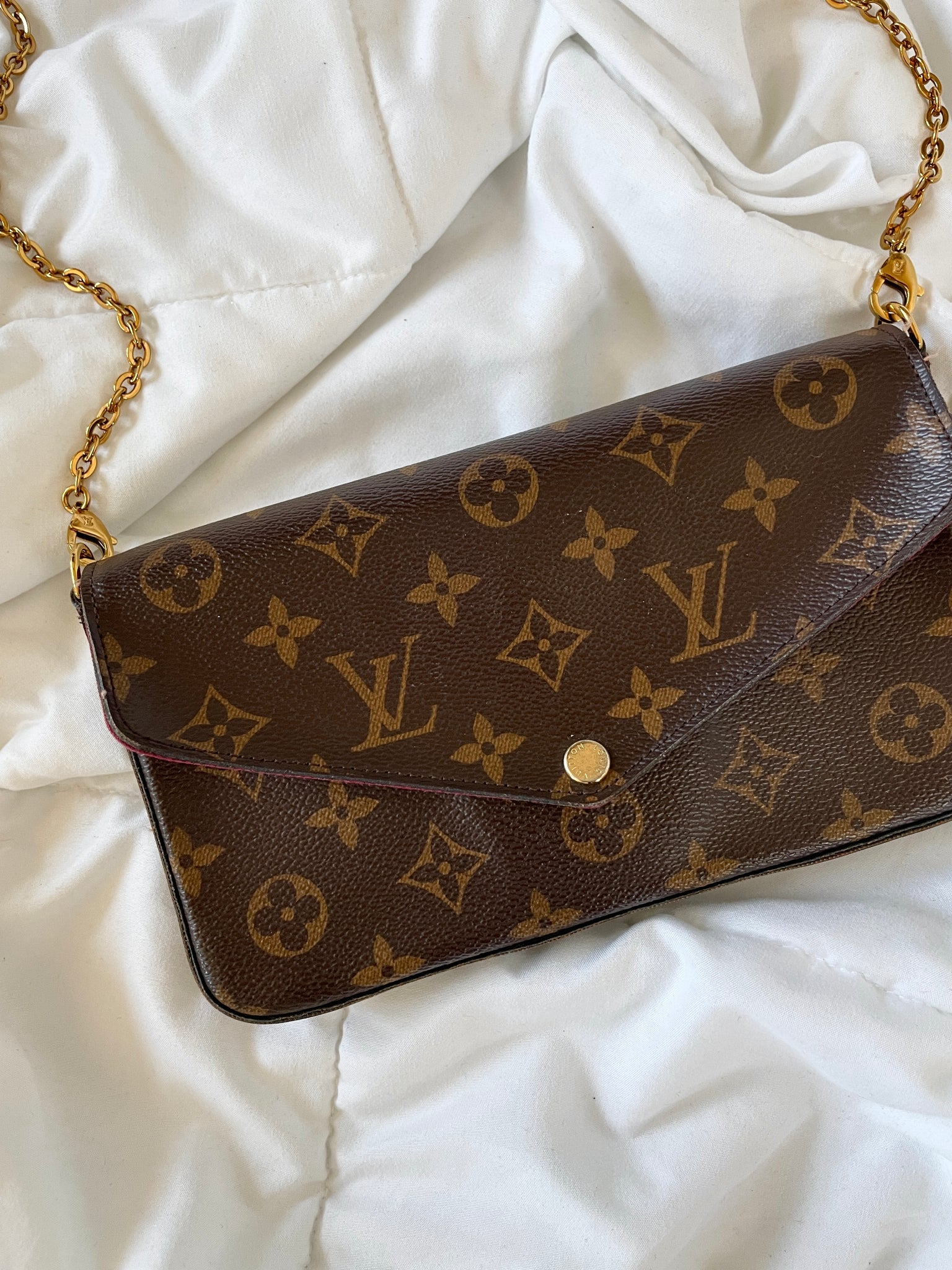 Louis Vuitton Felicie Chain Strap Review + OOTD Modelling Shots