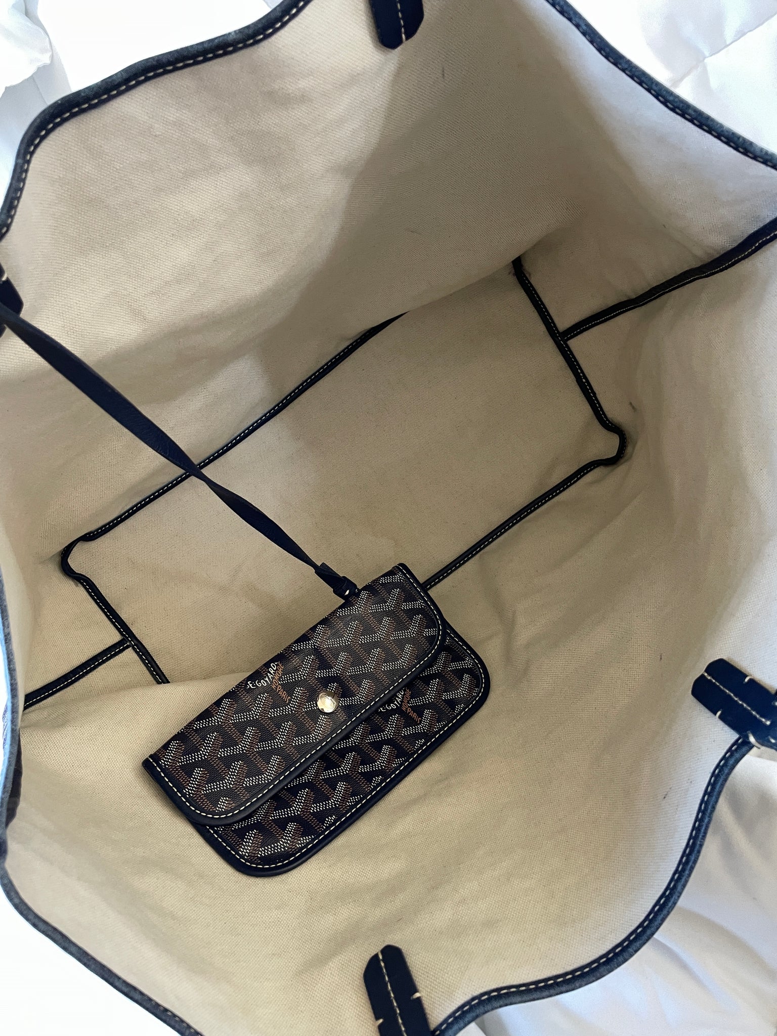 authentic goyard bag inside