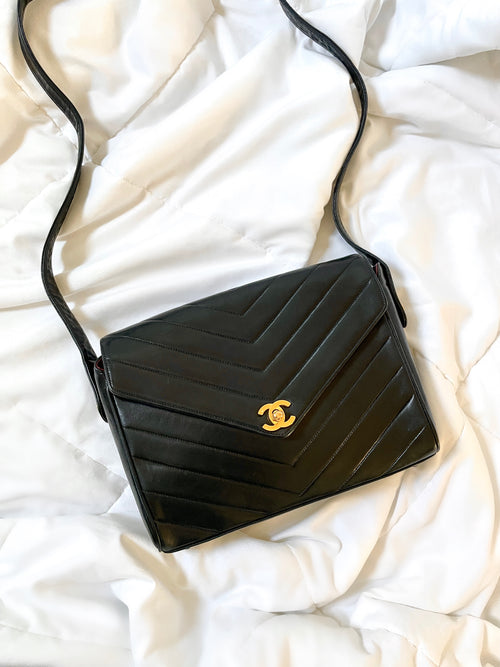 Chanel Envelope Turnlock Bag – SFN